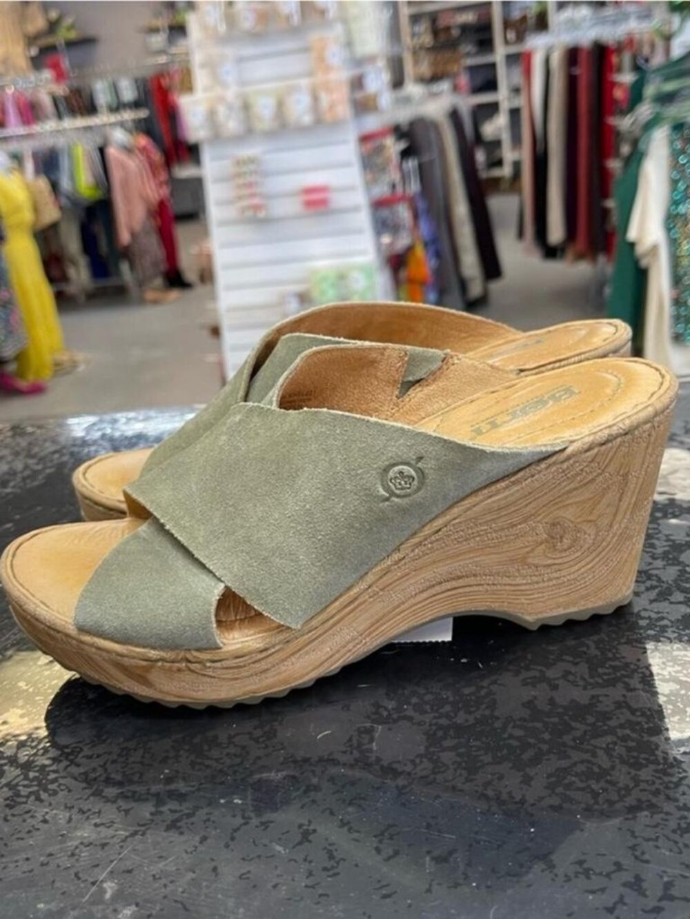 Born Women's Green and Khaki Sandals